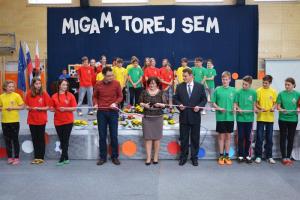 Slavnostni rez traku